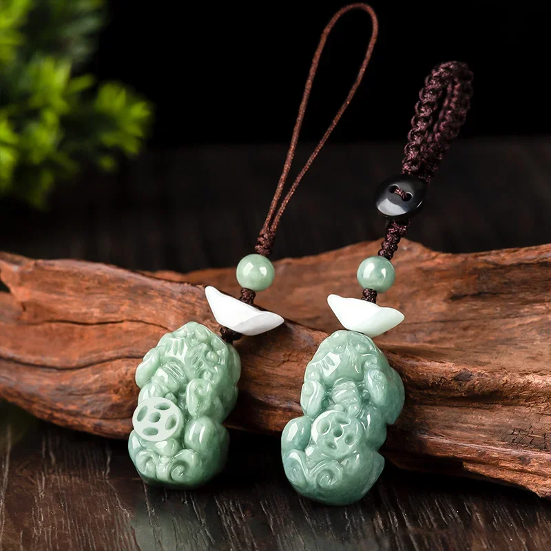 Burmese Emerald Pixiu Yuanbao  - Men'S Fashion Necklaces 评论和价格