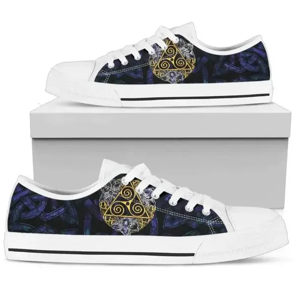 Celtic Triskelion with Daffodi - Men'S Fashion Today 评论和价格